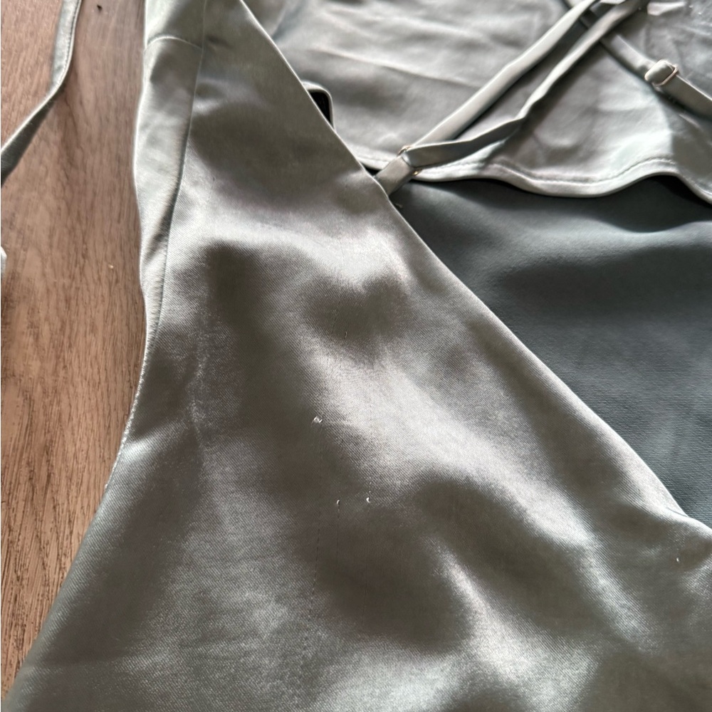 elliatt aria blue 3d floral accent cowl neck satin mini dress size small NEW - Picture 10 of 11